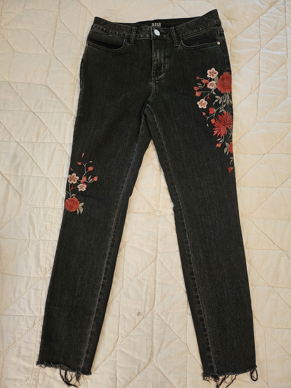 A.N.A. - Black Floral Embroidered Jeggings Size 4 - Picture 2 of 10